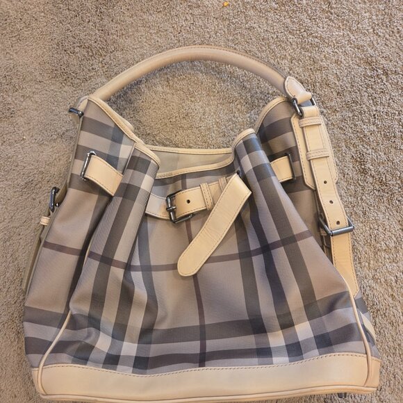 Burberry Large Horseferry Bucket Bag NWOT + Matching Wallet - Picture 1 of 13